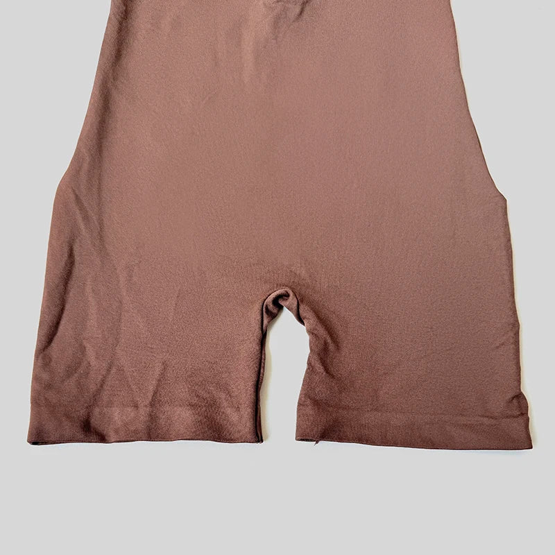 Active Sculpt -haalari vetoketjulla