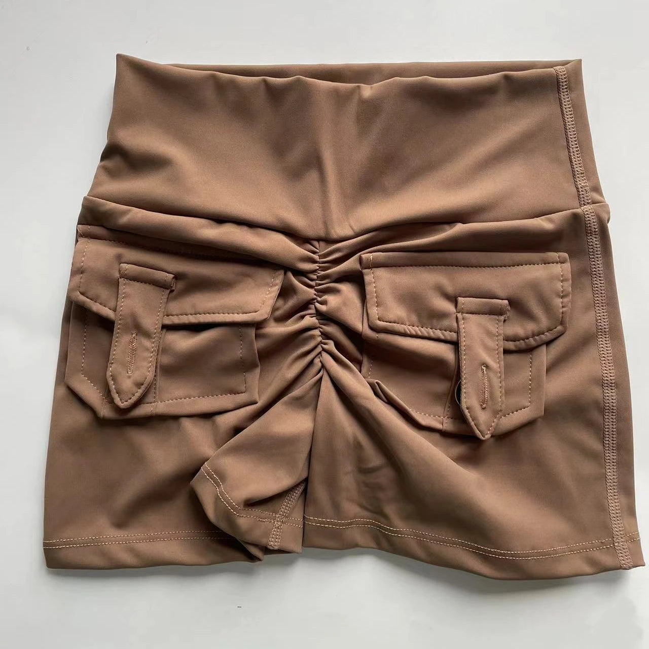 Fitness Shorts – Tyyliä ja Käytännöllisyyttä Kesätreeniin